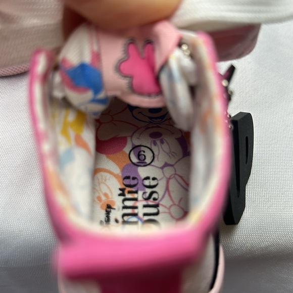 Ground Up Disney Minnie Mouse Hi Sneaker - Picture 8 of 10